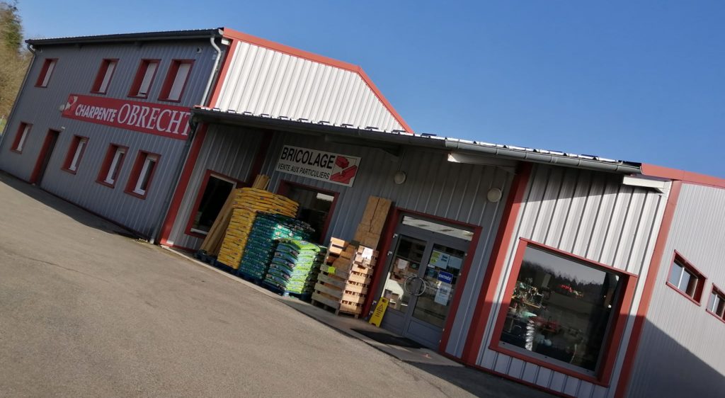 Retrouvez les plants de légumes fleurs et aromates du Maraîcher RadisKale à la quincaillerie Obrecht à Plancher-Bas